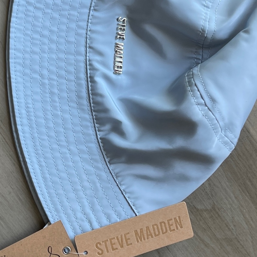 STEVE MADDEN Satin Lined Nylon Bucket Hat w Logo and stitching Light Blue - Picture 4 of 7